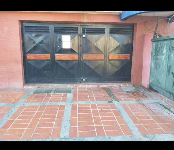 Alquiler De Local Comercial, Ideal Para Llevar A Cabo Tu Emprendimiento.