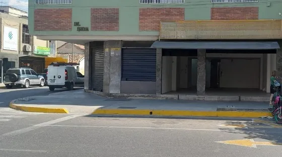 Cesar Bullones Alquila Excelente Local En Plena Zona Comercial, Lara 25-18348