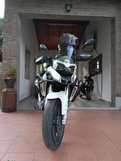 Unica Mano, Con Puños, Cubre Carter, Cubierta Pirelli Nueva