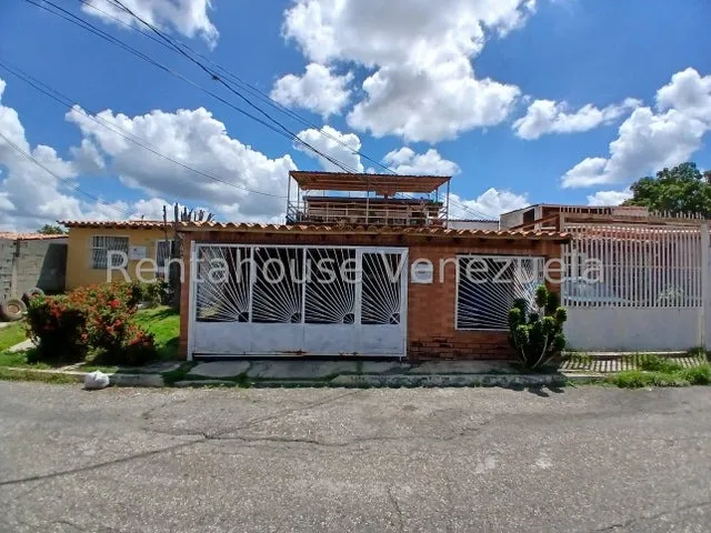Casa En Venta Cabudare El Paraiso Zona Del Seniat Codigo  2  5  7  3  4  0 Mildred Excelente Oportunidad En Precio Remodelada Y Ampliada Con Espacios De Terraza Para El Disfrute Familiar Zona Centrica