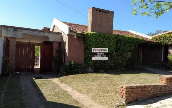 Primer Nivel- Joya De  3 Dorm   Dpto. Atrás