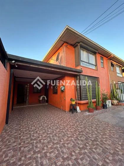 Casa En Venta De 3 Dorm. En Maipú