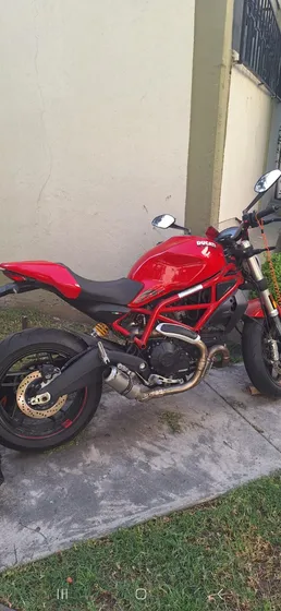 Ducati Monster 797+ Roja