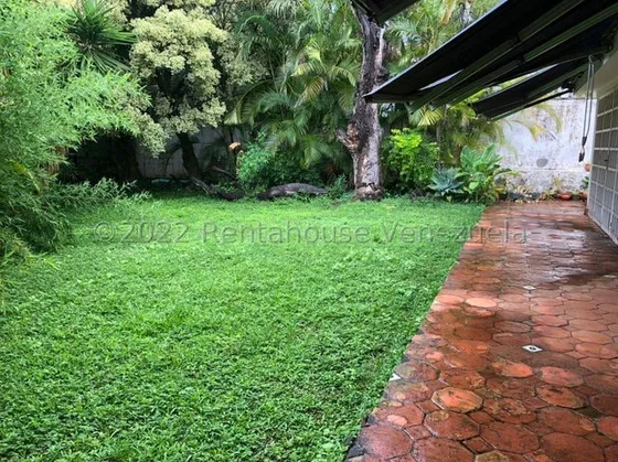 Casa En Venta Los Chorros 23-11546 Lv