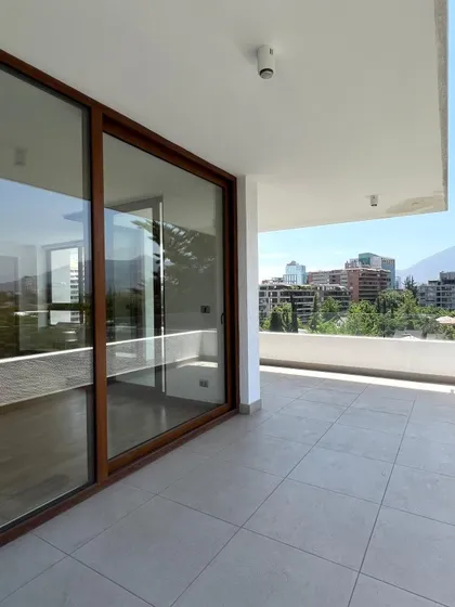 Lujoso Dpto. En Vitacura: Espacio Y Elegancia