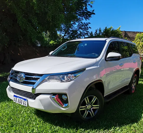 Toyota Hilux Sw4 2.8 Sr 177cv 4x4 At