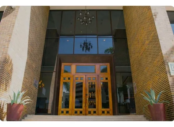 Hotel Marriott Alquiler De Impecable Local Comercial