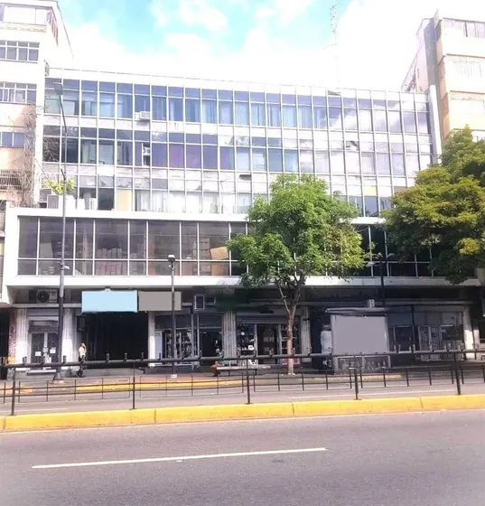 Amplia Oficina De 118 Mts, En Piso 1 Del Centro Comercial Galerias Miranda, (en El Corazon De Chacao)