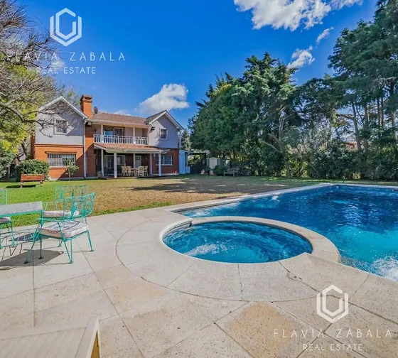Venta Casa Cinco Ambientes Con Pileta Climatizada - Jardín Pilar Barrio La Tranquera