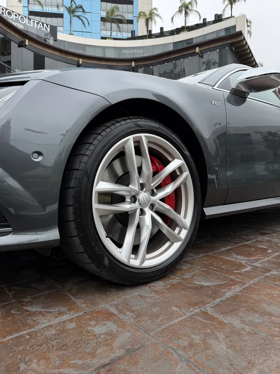 Audi S74327160801768345614