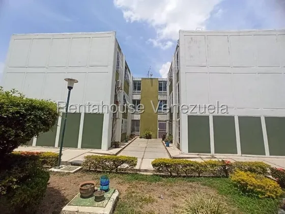 Pedro Méndez Vende Apartamento En La Urbanización Rio Lama. 3 Habitaciones, 2 Baños, Excelente Ubicación En El Este De Barquisimeto, Cercano A Centros Comerciales Y Colegios.   Mls #25-18153 Pm