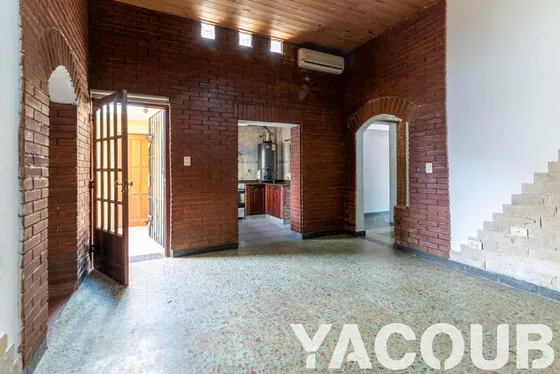 Ph En Venta - 3 Dormitorios 1 Baño - Cochera - 206mts2 - Parque Avellaneda
