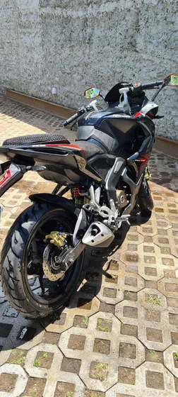Bajaj Rouser Rs200