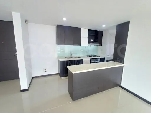 Apartamento En Arriendo Loma De Las Brujas 472-7103