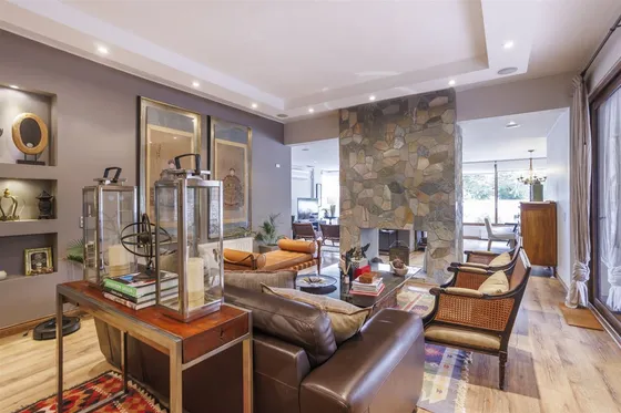 Casa En Venta De 5 Dorm. En Las Condes