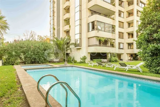 Departamento En Venta De 4 Dorm. 4 Baños /2 E. En Las Condes