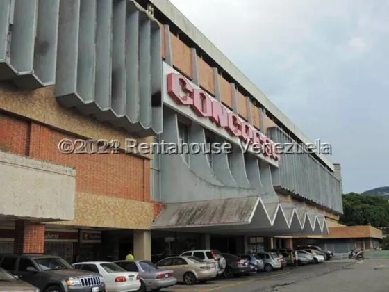 Yb Se Alquilan 23 Locales En Prados Del Este #25-5551