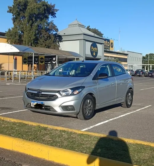 Chevrolet Onix Joy Black Edition