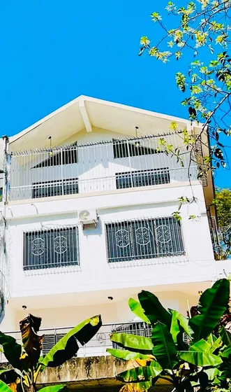 Casa En Alquiler Cerca De La Embajada Americana  3 Niveles + Estudio Independiente