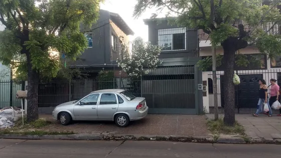 Alquiler De Ph, Dos Ambientes Sin Expensas,moreno
