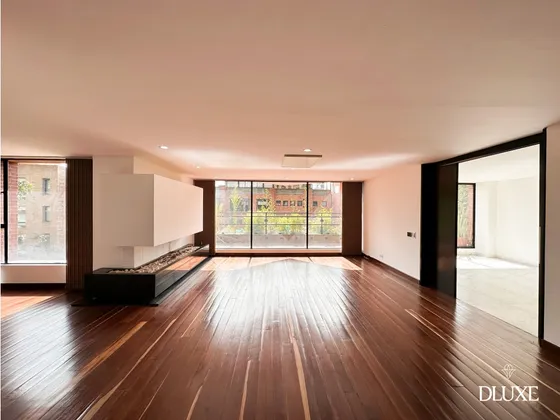 Venta, Apartamento En Rosales, 4 Habitaciones