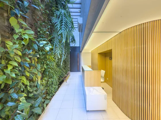 Departamento 5 Ambientes Con Jardín En Venta, Olivos