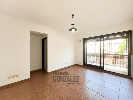 2 Ambientes Frente Con Balcon Mataderos