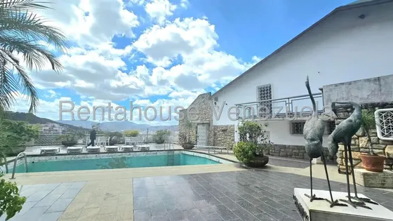 Se Ofrece En Venta Extraordinaria Casa Quinta Ubicada En Colinas De Los Chaguaramos