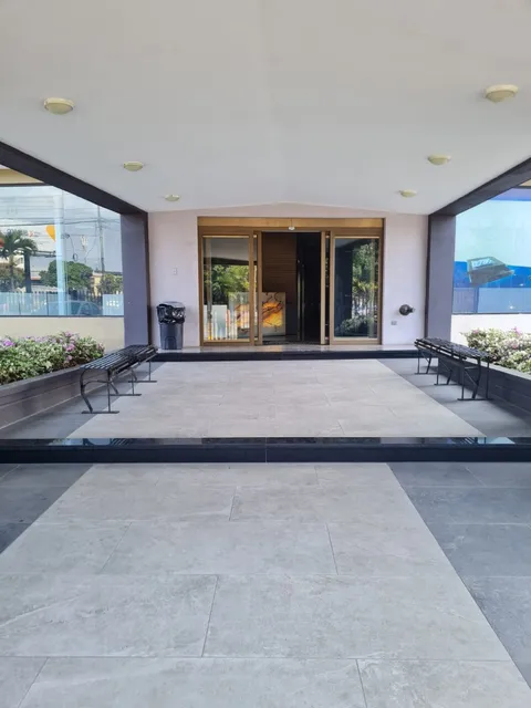 Oficina Local Comercial N Cofin Cerca Equilibrium Clinica Kennedy Point Policentro Garzocentro Conauto Dicentro Urdesa Urdenor Kennedy Garzota Alborada Aeropuerto Omni Hospital Mall Del Sol San Marino