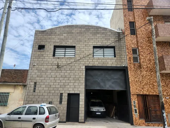 Venta Galpón Lanús Oeste Con Cochera