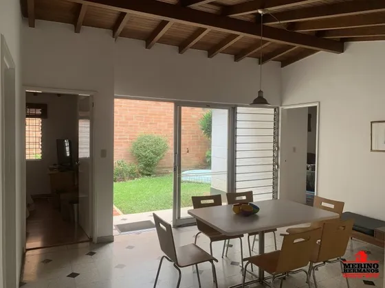 Casa En Venta En Laureles. Cod V5897