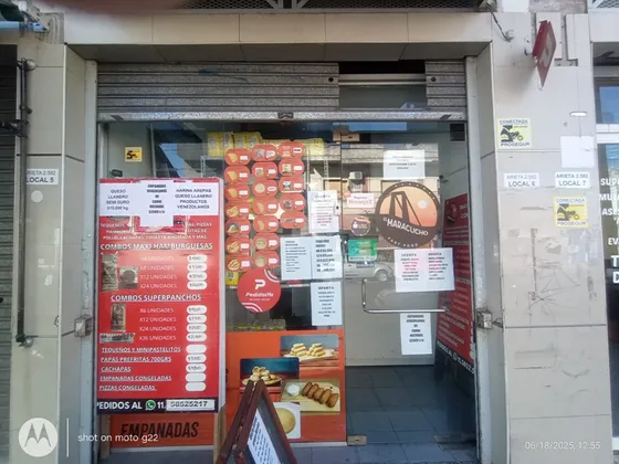 Local Comercial De Comida Venezolana Y Market