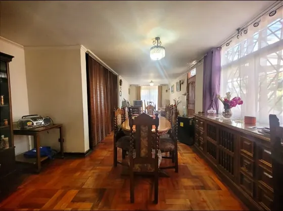 Casa En Venta De 3 Dorm. En Lo Prado