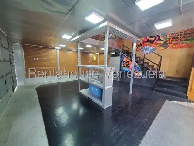 Local Comercial En Alquiler En Barquisimeto Crr 18 Posee 3 Niveles A Pie De Calle Con Todos Los Servicios Básicos Cod 25 16464 Comunícate Soy Gabi Irastorza                                            