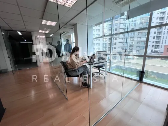 Excelente Oficina Habilitada 101 M2, Metro Manquehue