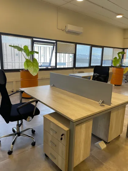 Puestos De Trabajo Co-working Alquiler En Parque Store Center Acc. Oeste Km38 X Dueño Directo 