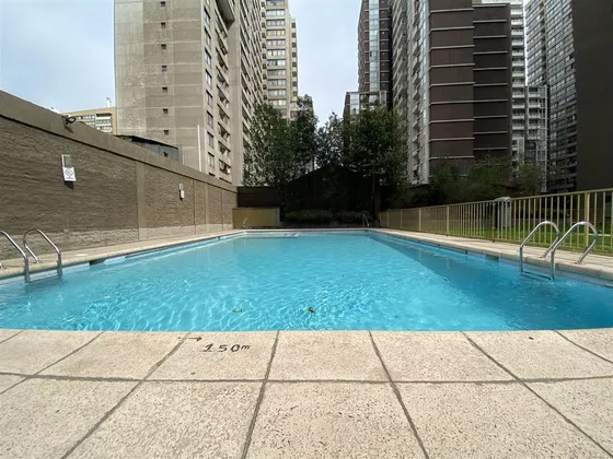 Departamento 2 Dorm. 2 Baños En Santiago, Piscina Y Quincho