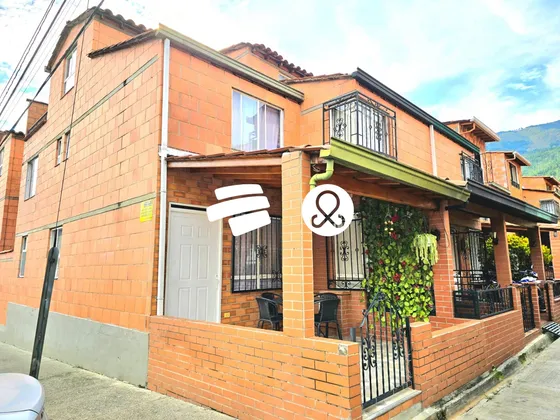 Casa En Venta En Niquía, Bello