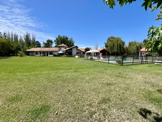 Linda Casa Estilo Colonial Con Excelente Ubicación