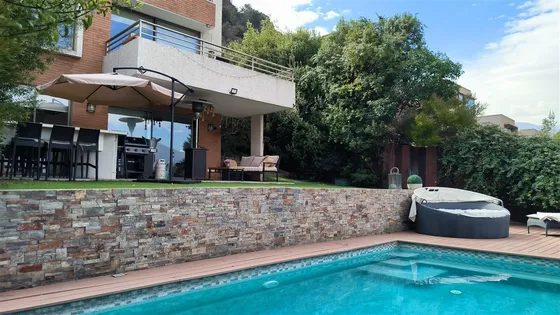 Casa Mediterranea En Condominio Cercana A Colegios Everest..