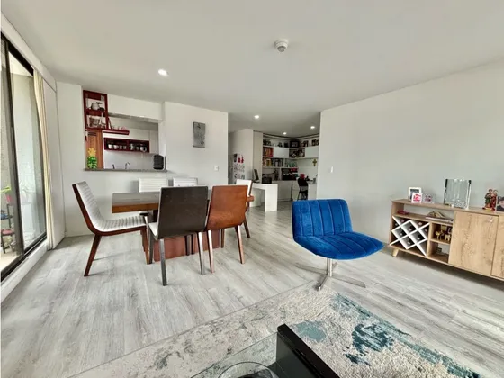 Alameda Cl170 Apto En Venta Piso Alto Balcón