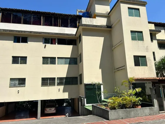  En Venta Hermoso Apto Con Excelente Ubicación En Colinas De Bello Monte. (r.o)