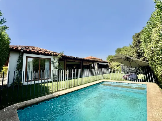 Piedra Roja Condominio Cerrado 160 M2 3d+3b+servicio