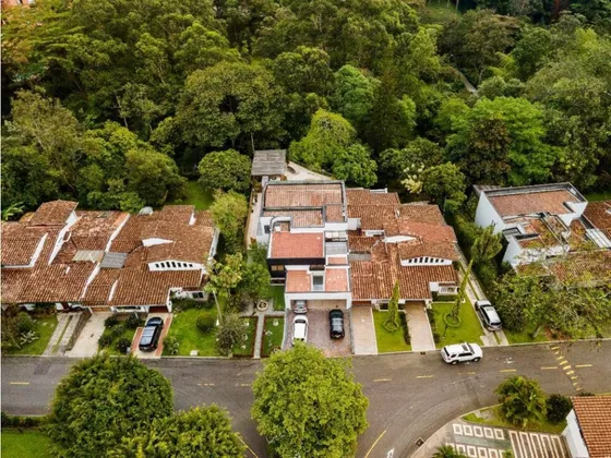Casa En Venta En El Poblado Sector Campestre