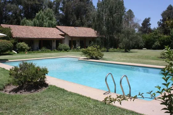 Casa Con Departamento Independiente En Condominio