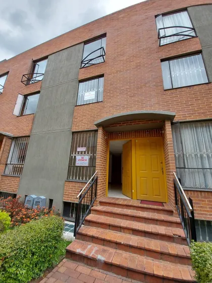 Linda Casa En Excelente Conjunto Cerrado En Barrio Hayuelos Bogota A Una Cuadra Cc Hayuelos