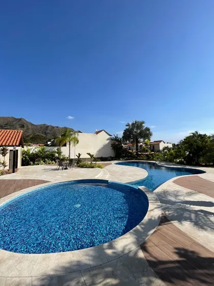 Townhouse Moderno En Alquiler Naguanagua Yc
