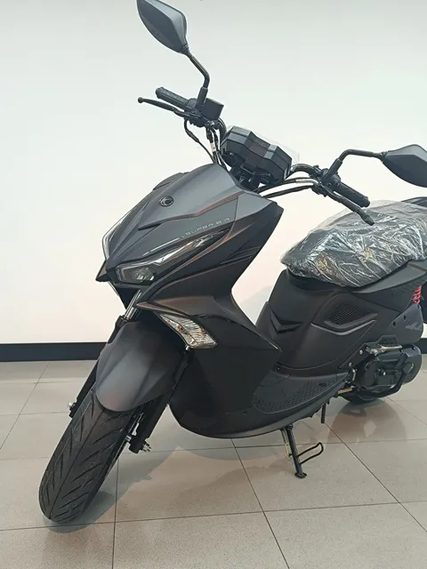 Kymco Super 8.