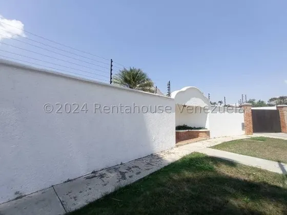 Jv Vende ¡espacios Ideales Para Toda La Familia En Esta Casa Con Varias Habitaciones Y Amplias Áreas Comunes! ¡comodidad Y Funcionalidad En Un Solo Lugar! 24-18638 Jun12