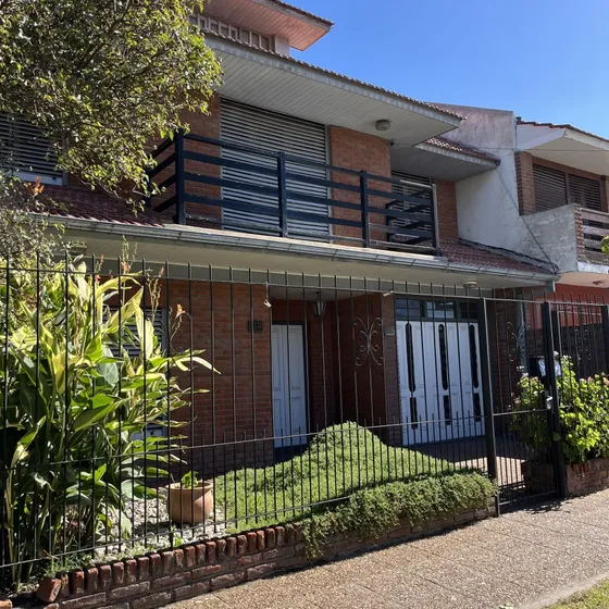 Venta De Chalet 6 Ambientes Con Quincho En Las Lilas